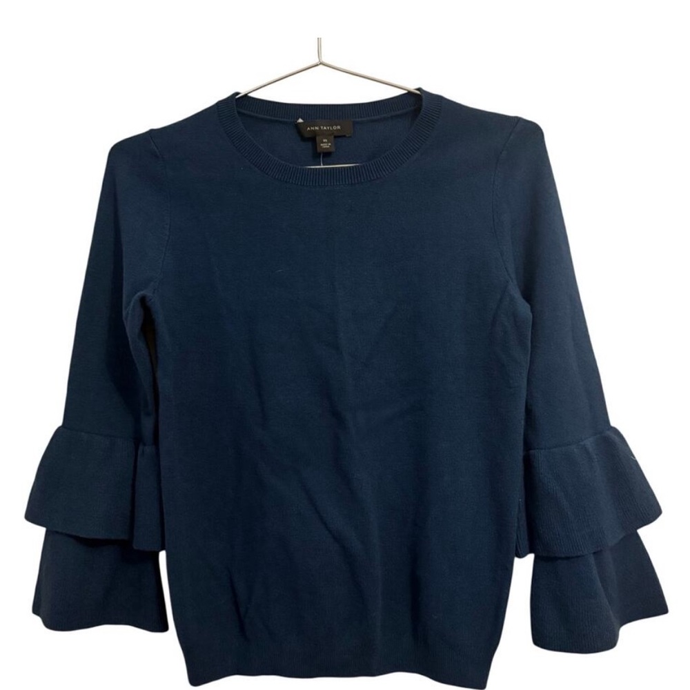 Gorgeous EUC Ann Taylor Ruffle Sleeve Sweater